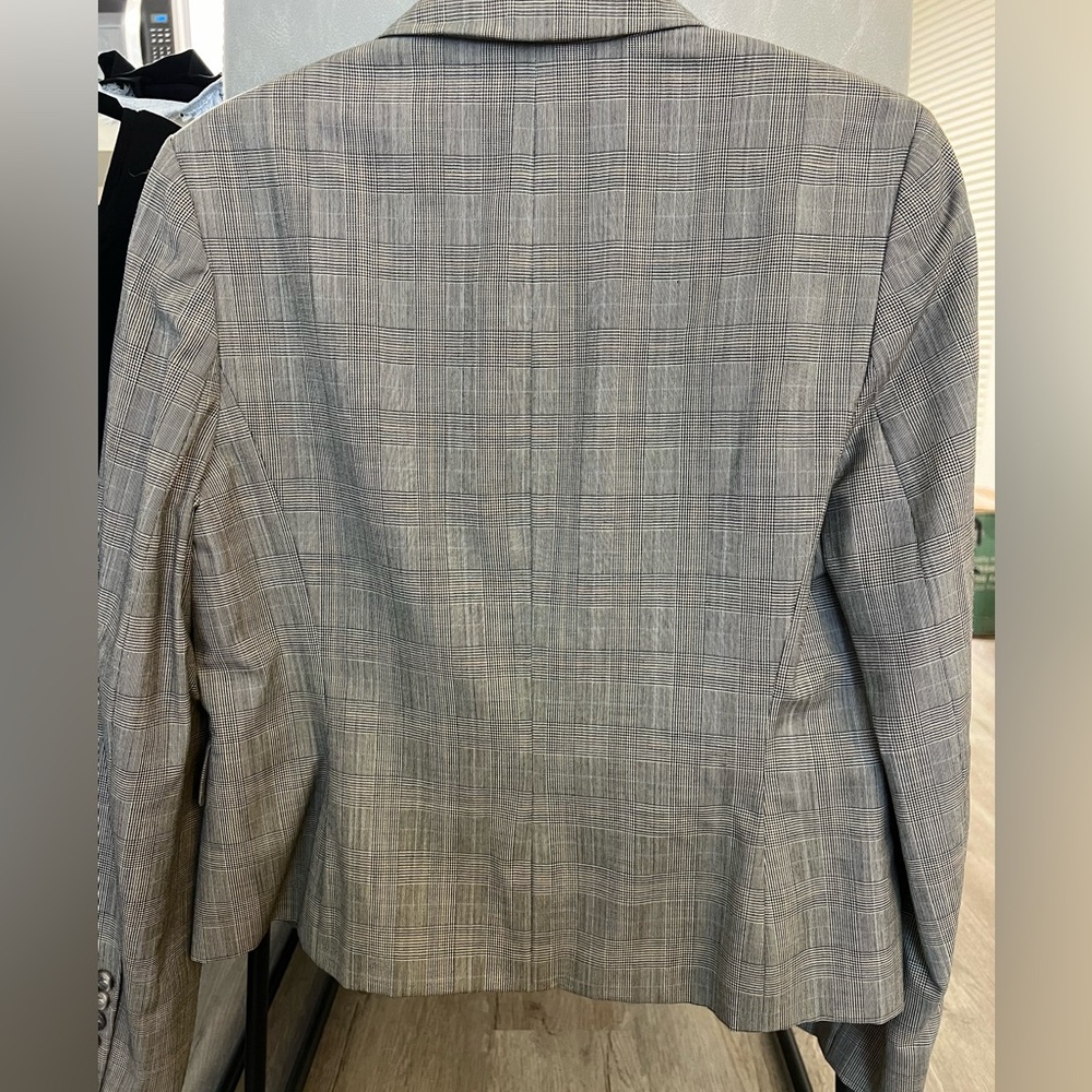 Loft Suit Jacket - Picture 3 of 3